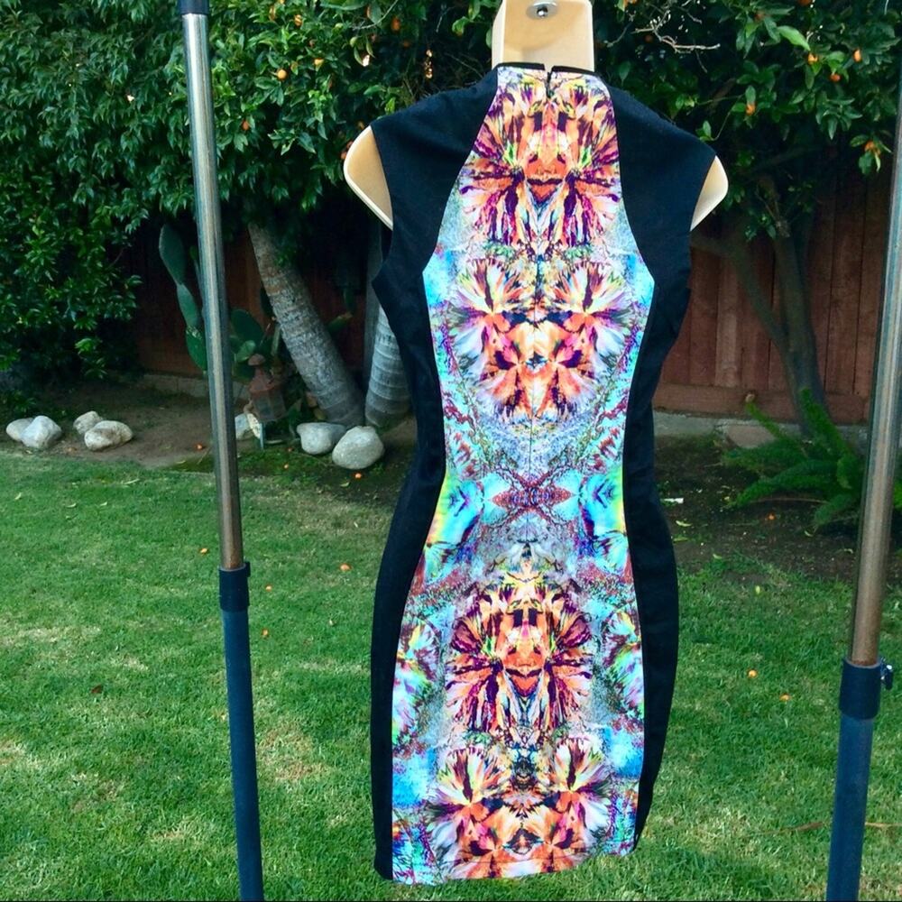 NWT BARDOT JARLO AUSTRALIA FLORAL BODYCON DRESS